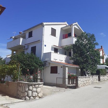Apartmani Karuza ノヴァリャ エクステリア 写真